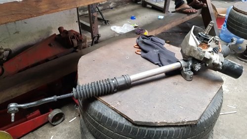 Bukan Cuma Sokbreker Rusak, Ini Penyebab Bunyi Jedug di Kolong Mobil Bekas