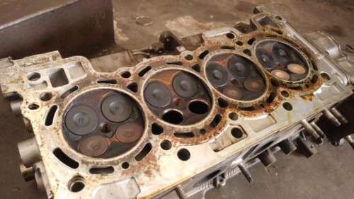 Ternyata Bersihkan Kerak Karbon Di Ruang Bakar Mesin Mobil Bekas Bisa pakai Cara Ini