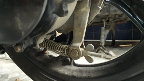 Ini Dua Penyebab Rem Belakang Motor Matic Ada Suara Berdecit