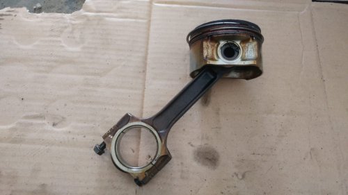 Ganti Oli Mesin Mobil Sering Telat Bikin Kantong Jebol, Ini Alasannya