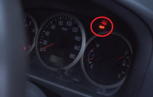 Perlu Tahu, Ini Salah Satu Penyebab Indikator Oli Mesin Mobil Menyala