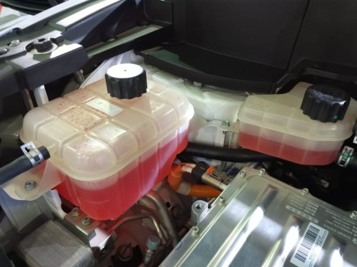 Persiapan Mudik, Begini Cara Cek Sistem Pendingin Mesin Mobil Bekas Lewat Tabung Reservoir