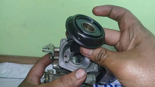 Honda | Honda BeAT | Ini Penyebab Tenaga Mesin Motor Matic Honda BeAT Karbu Tertahan Saat Digas