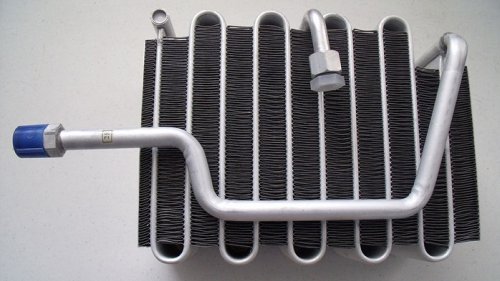 Hati-hati, Komponen Ini Rusak Bisa Menyebabkan Pipa Freon AC Mobil Bekas Membeku