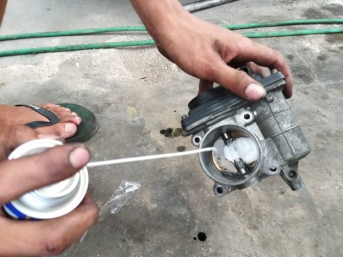 Persiapan Mudik, Begini Cara Yang Benar Membersihkan Throttle Body Mobil Bekas