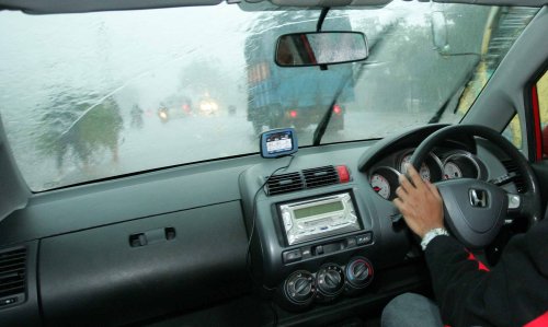 Musim Hujan, Ini Tiga Komponen Mobil Bekas Yang Gampang Berkarat