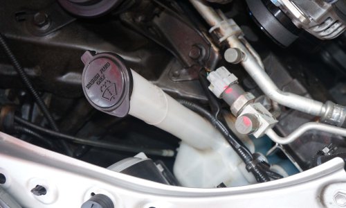 Ternyata Ini Pentingnya Selalu Mengecek  Kondisi Air Wiper Mobil Bekas