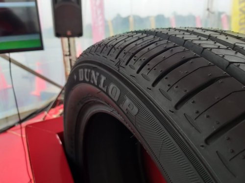 Harus Tahu, Hal Sepele Ini Penyebab Ban Mobil Bekas Muncul Retak Halus