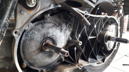 Ini Sebabnya CVT Motor Matic Wajib Langsung Dibongkar Setelah Terobos Banjir