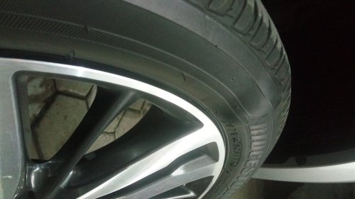 Kenapa Ban Mobil Bisa Benjol? Ini Penyebab dan Cara Mencegahnya