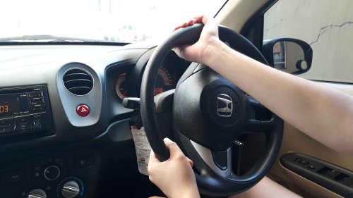 Trik Mudah Putar Setir Mobil Belum Pakai Power Steering Biar Enteng