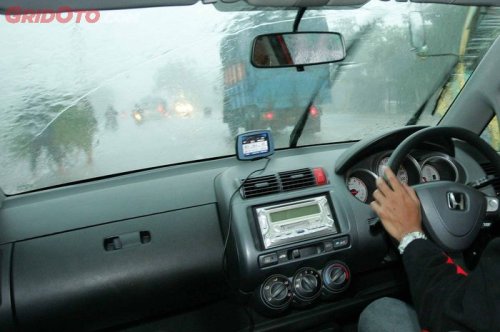 Ternyata Ini Penyebab Gerakan Wiper Mobil Bekas Jadi Melemah
