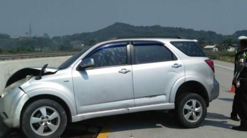 Inilah Enam Cara Mencegah Mobil Bekas Oleng Saat Ban Pecah Tiba-tiba