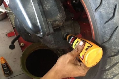 Jangan Tunggu Rusak, Ini Jadwal Ganti Oli Gardan Motor Matic Yang Tepat