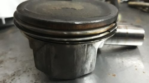 Penyebab Lubang Knalpot Motor Bekas Basah Penuh Oli, Karena Ini