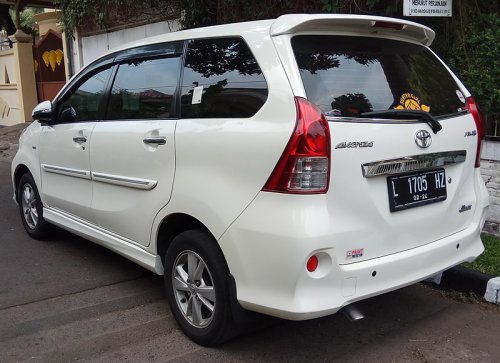 Toyota, Toyota Veloz Hybrid Nongol, Harga Bekasnya Tahun 2012 Cuma Segini