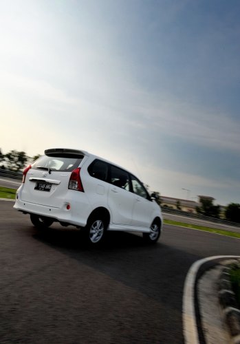 Toyota, Toyota Avanza, Daftar Harga Mobil Bekas Toyota Avanza 2015, Veloz Manual Cuma Rp 100 Jutaan