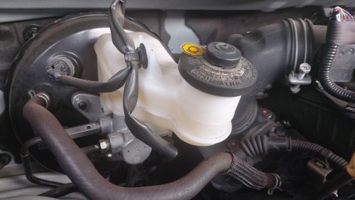 Ini Sebabnya Minyak Rem di Mobil Bekas Harus Diganti Tiap 2 Tahun