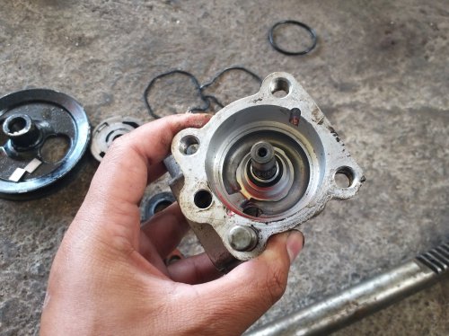 Ini Trik Darurat Saat Oli Power Steering Di Mobil Bekas Bocor Sampai Habis