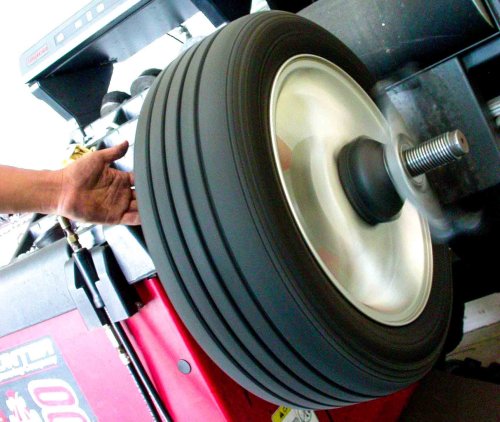 Setiap 2.000 KM Mobil Wajib di Spooring dan Balancing, Ini Penjelasannya