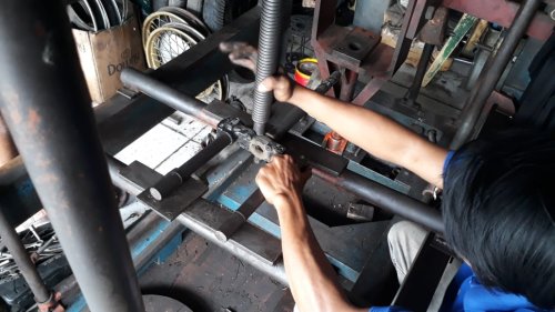Harus Tahu, Begini Gejala Yang Muncul Saat Segitiga Motor Bekas Bengkok