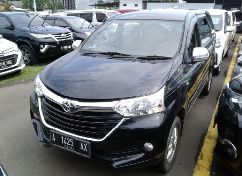 Toyota, Toyota Veloz Hybrid Nongol, Harga Bekasnya Tahun 2012 Cuma Segini