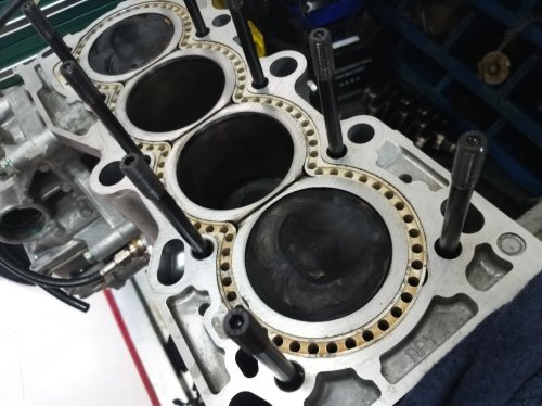 Hal Penting Ini Jangan Terlewat Saat Overhaul Mesin Mobil Bekas