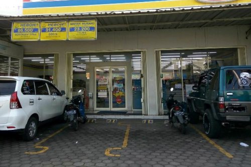 Tak Bisa Tarik Uang Lagi! Parkir Alfamart dan Indomaret Digratiskan Mulai 2026