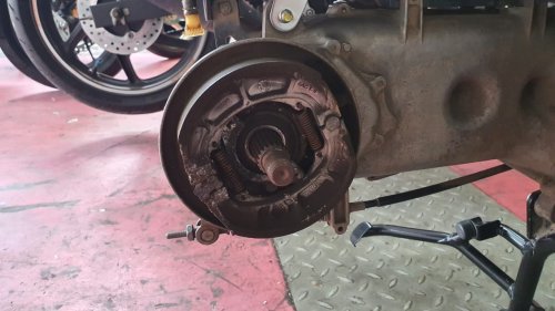 Ini Efek Samping Kotoran Yang Terperangkap Di Dalam Rem Teromol Motor Bekas