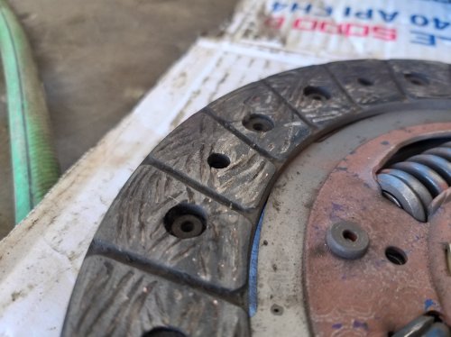 Ini Empat Penyebab Pelat Kopling Mobil Manual Bekas Cepat Habis