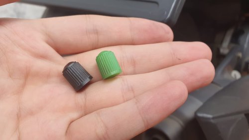 Awas Masalah Ini Mengintai Jika Pentil Ban Motor Tidak Dipasang Penutup