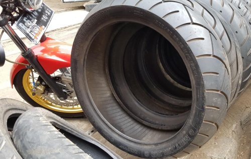 Meski Gagah, Kenali 4 Risiko Saat Ban Motor Diganti Lebih Lebar