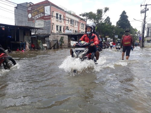Alasan Kenapa Motor Bekas Yang Mogok Saat Terjang Banjir Jangan Dinyalakan