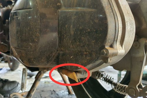 Ini Cara Buang Air yang Terjebak di CVT Motor Matik Usai Terjang Banjir