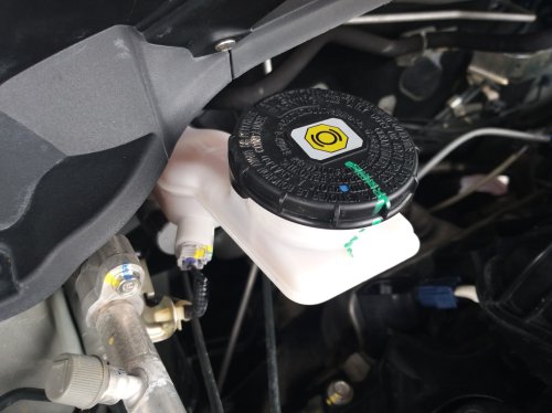 Kapan Waktu Ideal Ganti Minyak Rem Mobil? Catat Jadwal Rekomendasi Ini