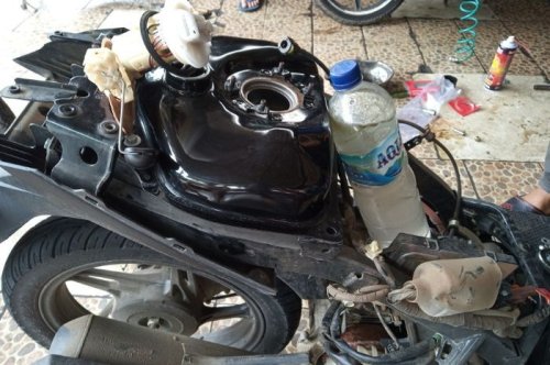 Alasan Kenapa Motor Bekas Injeksi Wajib Kuras Tangki Tiap 10 Ribu KM