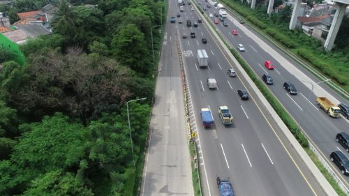 Jangan Egois, Melaju Kayak Keong di Jalan Tol Bisa Picu Phantom Traffic