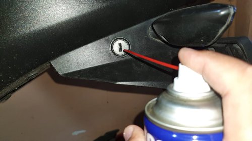 Musim Hujan, Begini Cara Atasi Kunci Kontak Motor Bekas Macet Akibat Kemasukan Air