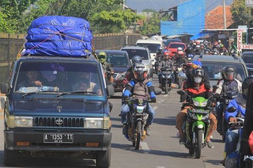 Jangan Asal Taruh, Pahami Risiko Bawa Barang Berat di Atap Mobil Saat Mudik Lebaran