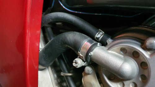 Beginilah Cara Mudah Merawat Slang Radiator Motor Bekas, Simak Triknya