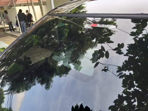 Biar Nggak Baret-baret, Begini Trik Membersihkan Kaca Depan Mobil Bekas Yang Benar