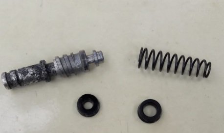 Ternyata Dua Area Ini Sering Jadi Penyebab Minyak Rem Motor Bekas Bocor