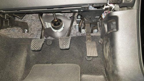 Perbedaan Kopling Mobil Hidraulis dan Kabel, Mana yang Lebih Awet?