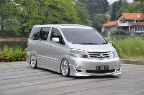 Toyota, Cuma Rp 100 Jutaan, Ini Daftar Harga Mobil Bekas Toyota Alphard 2004