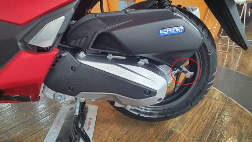 Alasan Kenapa Slang Bening di Boks Filter Udara Motor Matic Jangan Dicopot