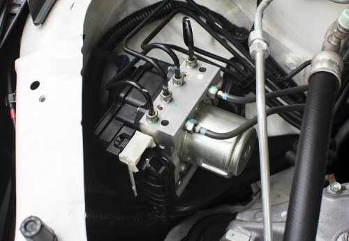 Cegah Modul ABS Motor Rusak, Ganti Minyak Rem Setiap Kilometer Segini