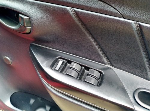 Panik Kaca Mobil Enggak Bisa Turun, Cari Tahu Penyebabnya Dari Sini