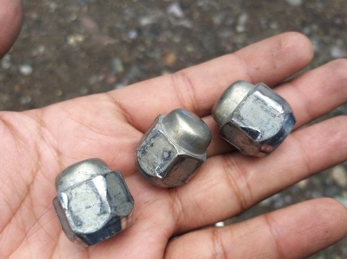 Biar Nggak Dol, Dua Penyebab Mur Roda Mobil Selek Ini Wajib Dihindari