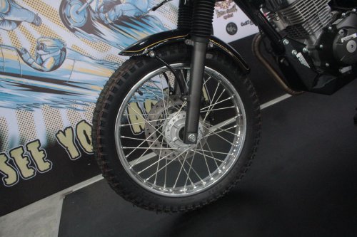 Cuma Pakai Bedak Bayi Pelek Jari-jari Motor Bekas Bisa Kinclong Lagi, Simak Caranya