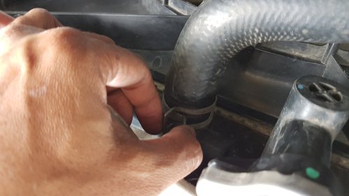 Persiapan Mudik, Ini Ciri Slang Radiator Mobil Bekas Yang Mulai Rusak